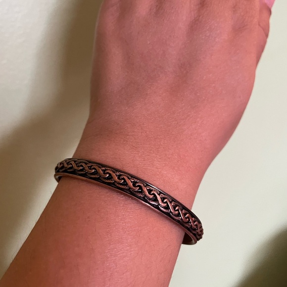 Elegant Copper Cuff Bracelet - Picture 2 of 5
